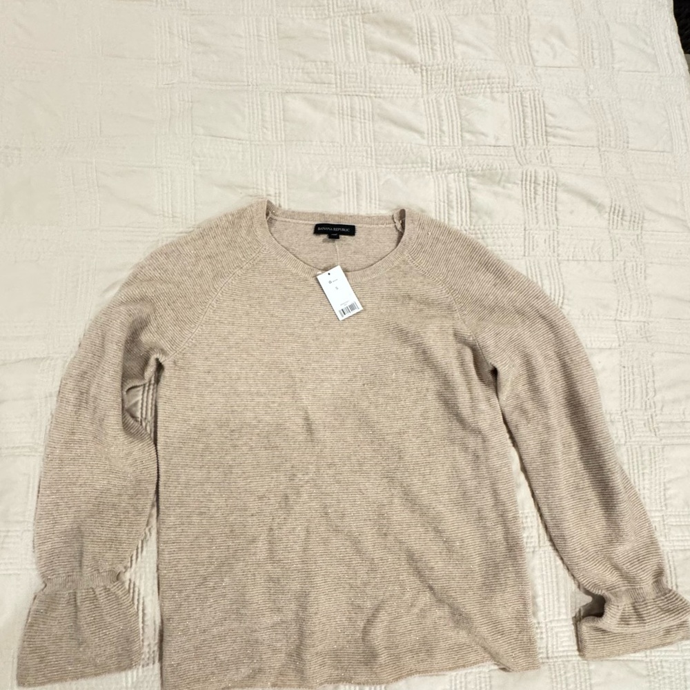NWT! Women’s Banana Republic Beige Sweater